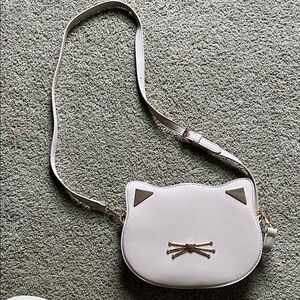 Chic White Cat-Shaped Crossbody Bag